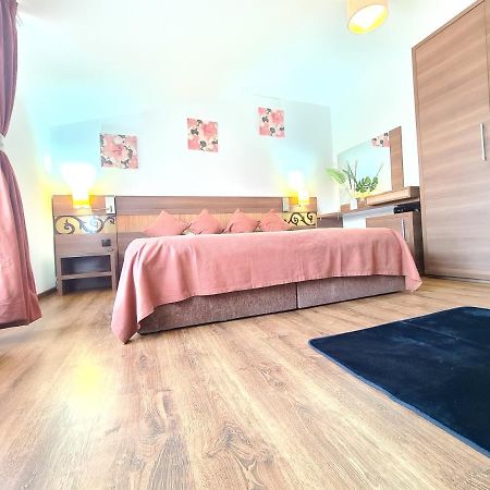 Garsoniera Privata Bed & Breakfast Bucharest Exterior photo