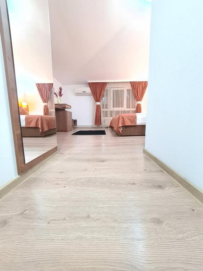 Garsoniera Privata Bed & Breakfast Bucharest Exterior photo